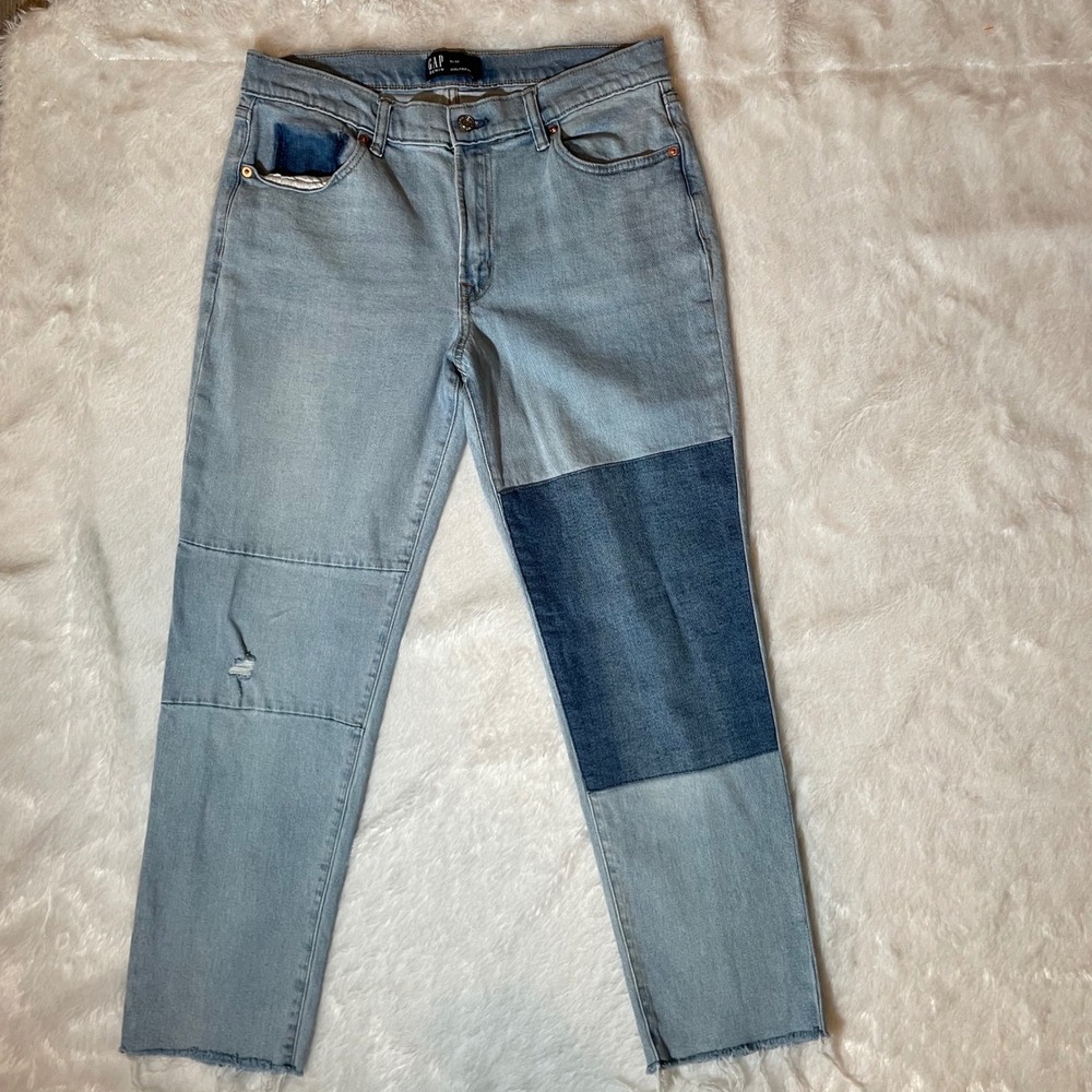 Gap Girlfriend Patchwork Jeans Light Wash Distressed Raw Hem Size 10/30 Blue